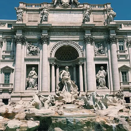 Colonna In Balestrari * Rome