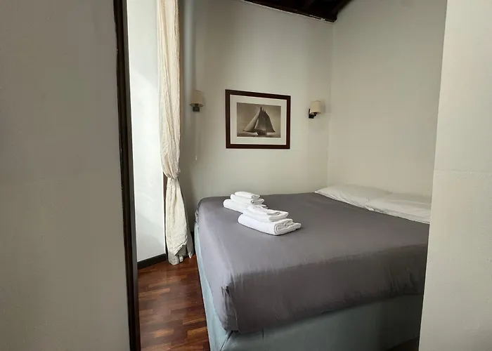 Colonna In Balestrari * Rome